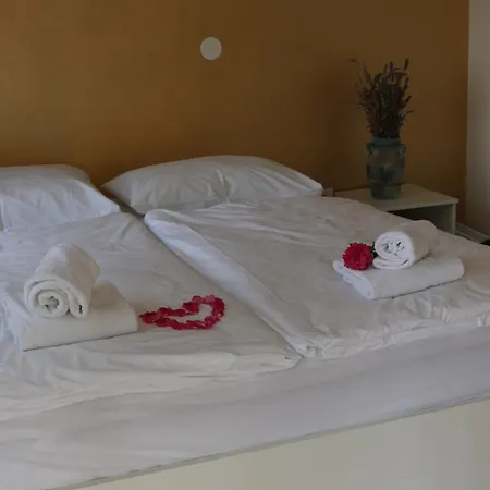 House - Private Oasis - Beachfront With A Sea View Terrace * פיראן