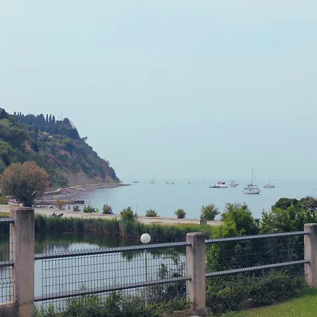 Beachfront Oasis Fiesa - 20m To Sea, Terrace & Parking Apartament *