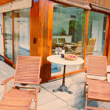 House - Private Oasis - Beachfront With A Sea View Terrace Appartement Piran